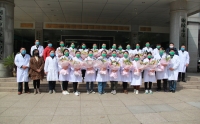 致敬最可愛的人：剛剛，市二院20位醫(yī)護(hù)人員前往市委黨校集中休養(yǎng)