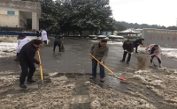 醫(yī)院積極組織掃雪工作 確?；颊呔歪t(yī)安全